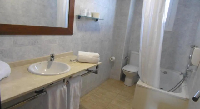 Четырёхместный номер Standard Hotel Apartamentos Solimar