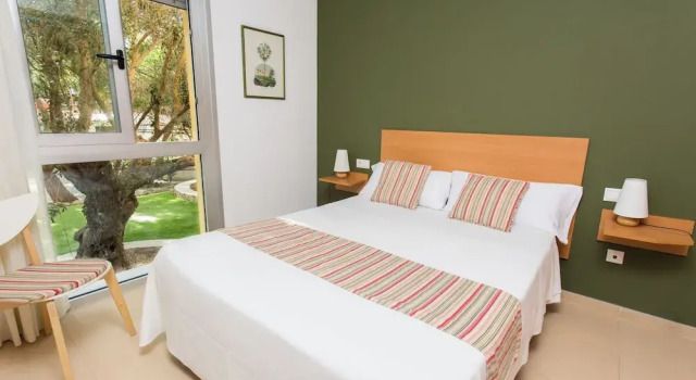 Двухместные семейные апартаменты с балконом Apartamentos El Palmeral de Madaria