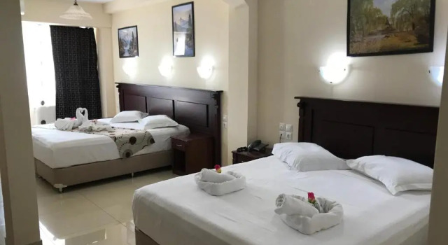 Четырёхместный номер Hotel Kosta Famissi