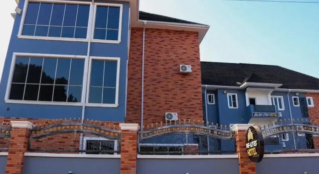 De- Lites Hotel, Rezerwuj Hotel Asaba Nigeria