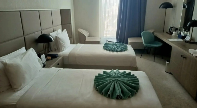 Deluxe Twin room Horizon Manor Hotel