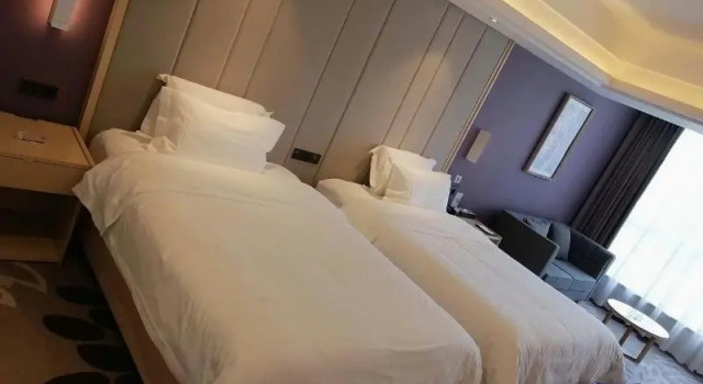 Lavande Hotels· Yueyang Linxiang Zhongfa
