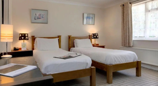 Четырёхместный номер Standard Best Western Brome Grange Hotel