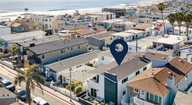Steps From the Sand/boardwalk Outdoor Dining, Parking, and Patio in Newport