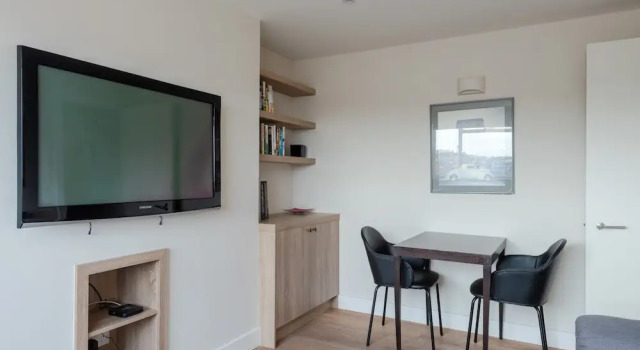 Modern 2 Bedroom Apartment, Wandsworth Town, Varaa Huoneisto Asunnot kohteessa Merseyside, Huoneisto