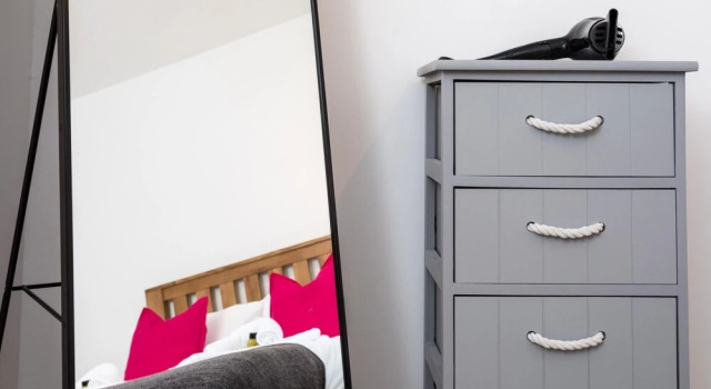 Park View- Close to East Surrey Hospital- Self Contained 2 bed, Забронировать Апартаменты/квартира Апартаменты Западного Суссекса, Апартаменты/квартира