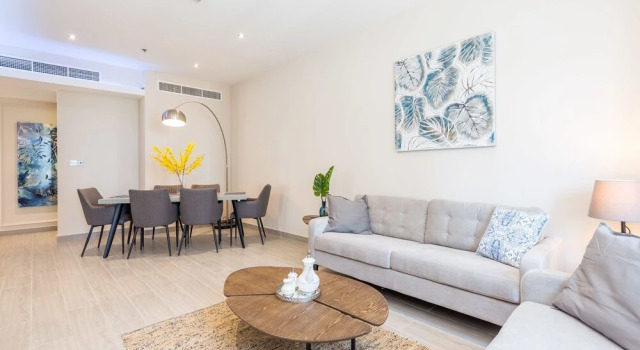 Deluxe Holiday Homes - Elite Residence, Забронировать Отель Отели Эмирата Дубая 4 звезды, рядом с Jumeirah Palm Tram Station, 4*