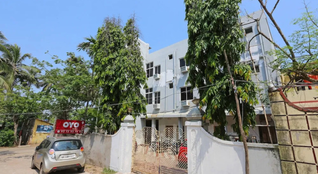 OYO 3066 D2 Holiday Inn, Book Hotel Hotels in Puri with Parking, Parking
