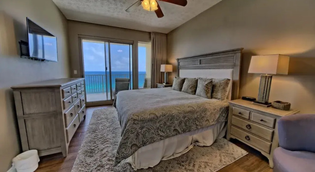 Pleasant Oceanfront Condo with Large Balcony and Beach Access - Unit 1605 by RedAwning
