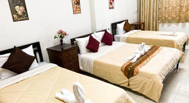 Семейный номер Standard с балконом Rueangrat Hotel