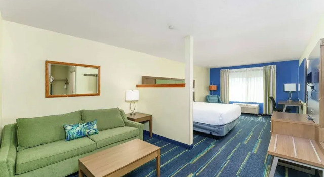 Двухместный люкс Triple Play Resort Hotel & Suites