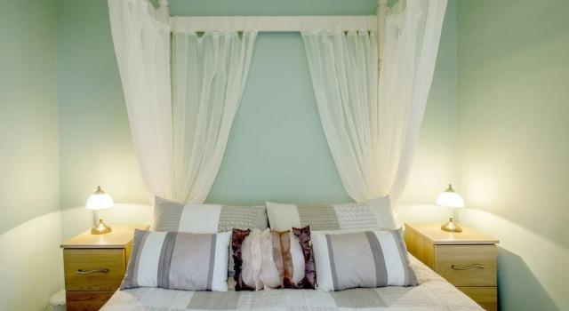 Cottage - Sleeps 5 - Hot Tub - Garden - Parking