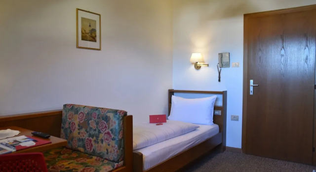 Одноместный номер Economy с видом на сад Angerburg Blumenhotel