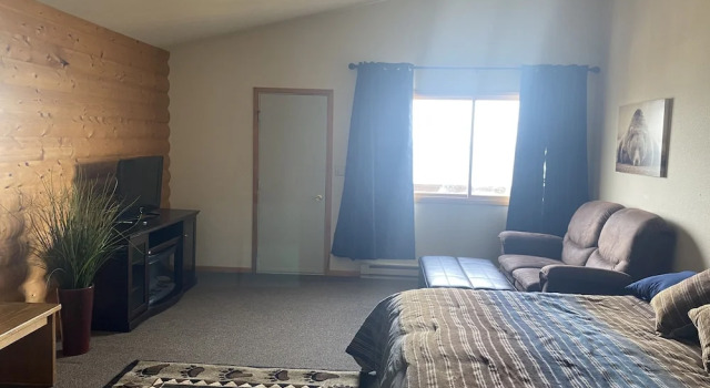 Grand Bungalow King Halibut Lodge