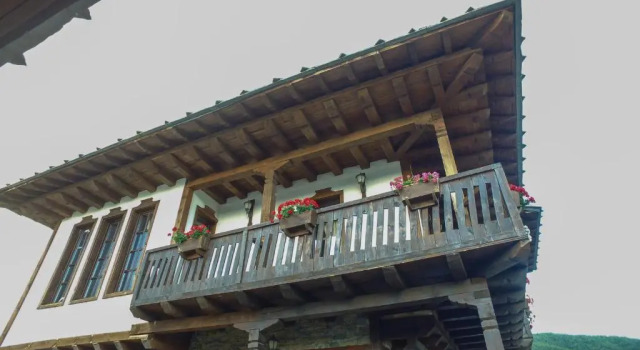 Leshtenski Rai Guest House, Prenota Affittacamere Hotel a Blagoevgrad con piscina, Piscina