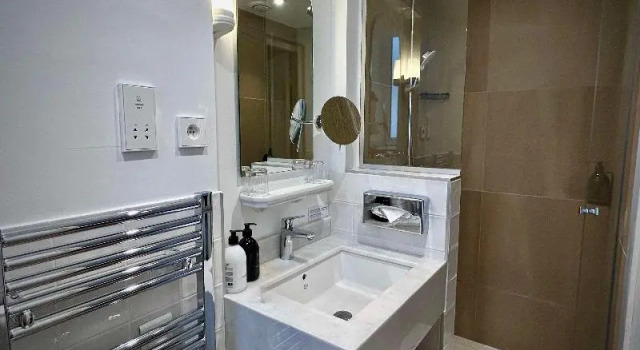 Одноместный номер Standard с балконом Hotel De Verdun 1882, BW Signature Collection