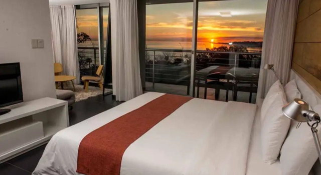 Люкс с балконом и с видом на реку Costa Colonia - Riverside Boutique Hotel