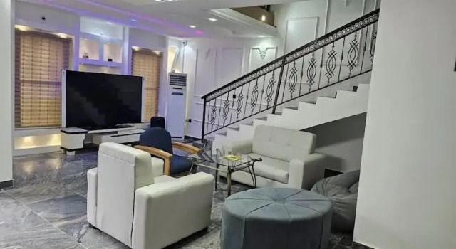 De-Lexis Hotel & Suites, Reserva ahora Hotel Hoteles y alojamientos en Uyo, Hotel