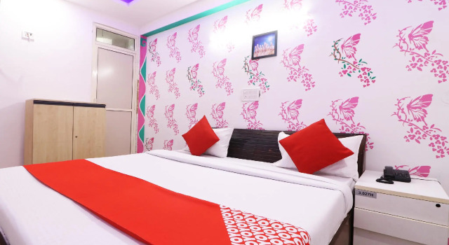 OYO 49535 P.K Residency, Забронировать Отель Нойда штат Уттар-Прадеш