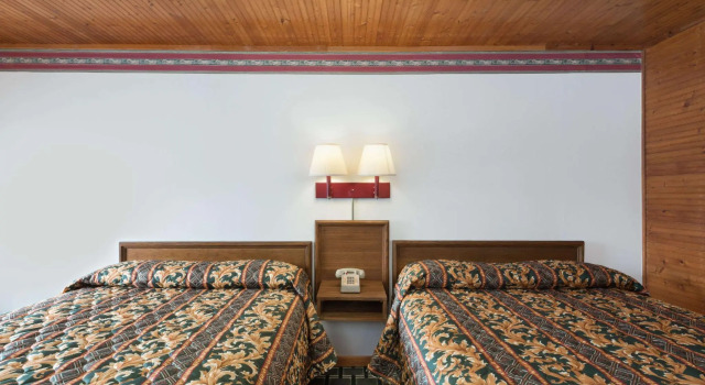 Standardowy czteroosobowy pokój Knights Inn Brownwood