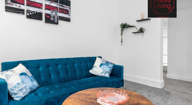 One Bedroom Apartment by Klass Living Serviced Accommodation Coatbridge - Garturk Apartment With Wifi  and Parking