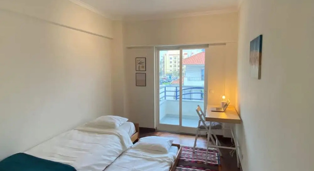 Апартаменты Bright Flat by Carcavelos Beach With Fast Wi-fi