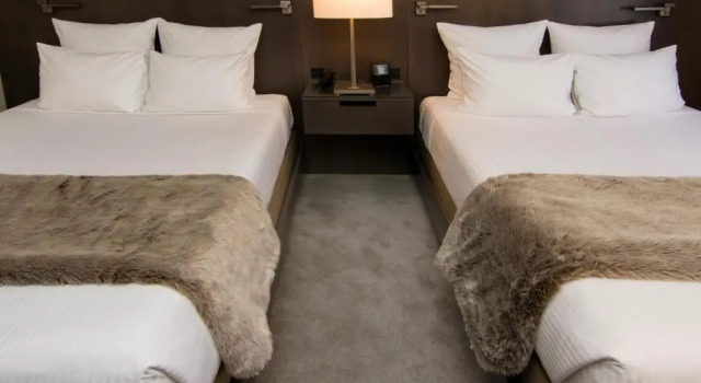 Четырёхместный Гостевой номер The Benson Portland, Curio Collection by Hilton