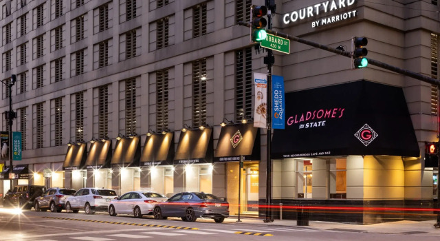 Courtyard by Marriott Chicago Downtown/River North, Забронировать Отель Отели Чикаго с парковкой, рядом с Мемориал ветеранов Вьетнама в Чикаго, Парковка