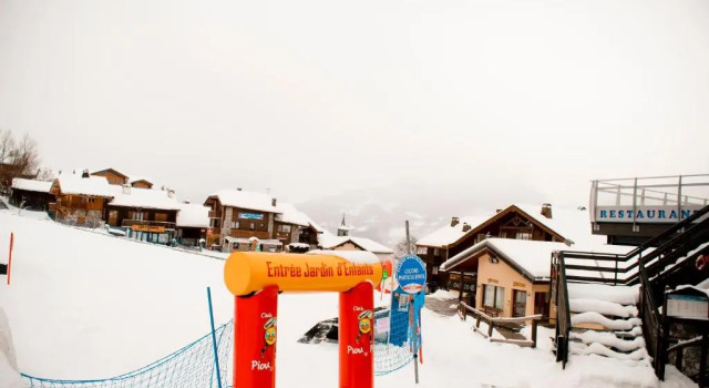 Your apartment near the ski lift, Prenota Appartamento Hotel a Rodano-Alpi con parcheggio, Parcheggio