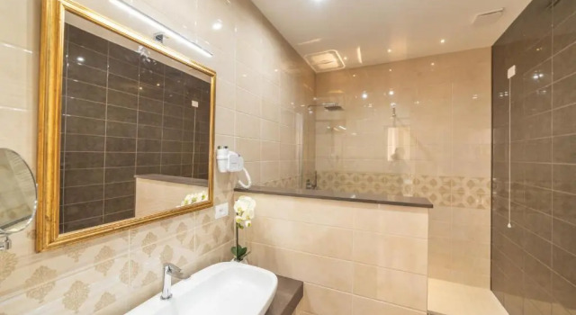 Полулюкс Hotel Casa Adele
