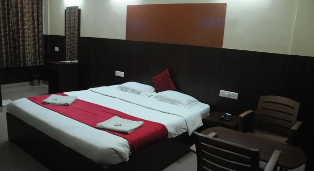 Mysore Mayflower Hotel, Buchen Sie Hotel Mysore Karnataka