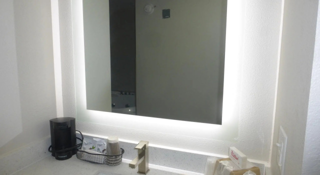Четырёхместный номер Deluxe Red Roof Inn & Suites Mobile SW - I-10
