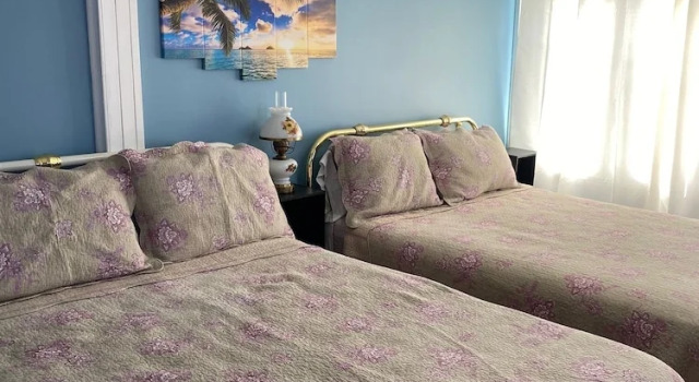 Четырёхместный номер Classic Windspire Inn