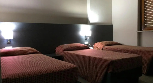 Standard Dreier Zimmer Twelve Hotel