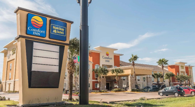 Кровать в общем номере MainStay Suites Edinburg South