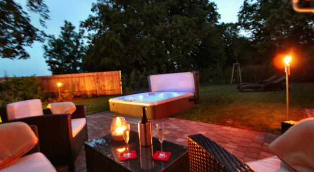 Ferienhaus LOUNGE HOUSE, Забронировать Отель Отели Мекленбургское поозёрье с парковкой, Парковка