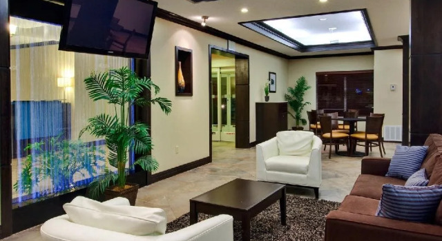 Holiday Inn Express Hotel & Suites Albuquerque Airport by IHG