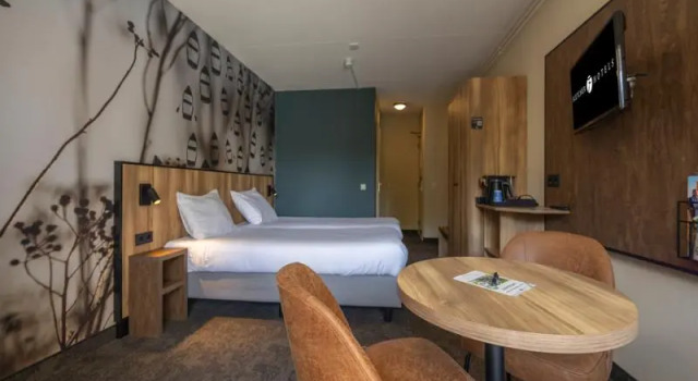 Трёхместный номер Standard с балконом Fletcher Hotel Restaurant De Eese
