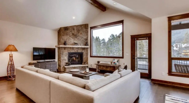 NEW! River Run Village 3 Bedroom Town House, Walk to Gondola