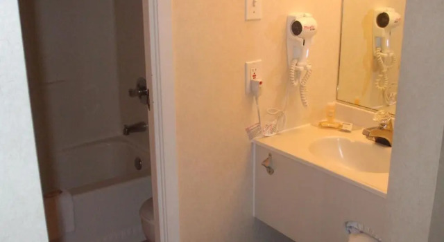 Номер Standard Days Inn by Wyndham Trois-Rivieres