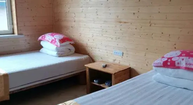 Кровать в общем номере (мужской номер) Mohe Dream Hostel