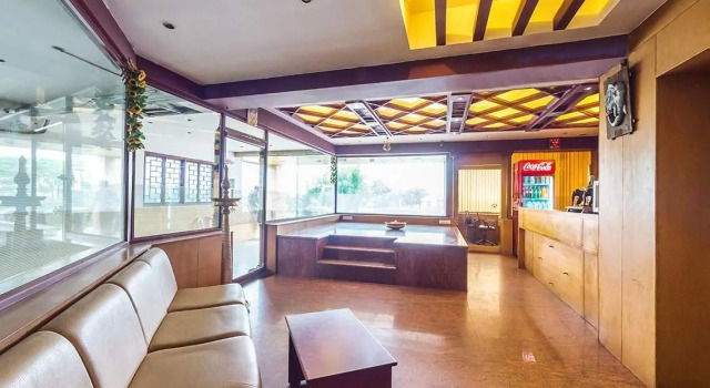Hotel Shreenithi, Забронировать Отель Отели штата Тамилнада с завтраком, Завтраки