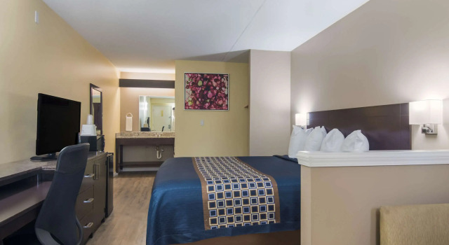 Двухместный люкс Rodeway Inn & Suites Monroeville-Pittsburgh