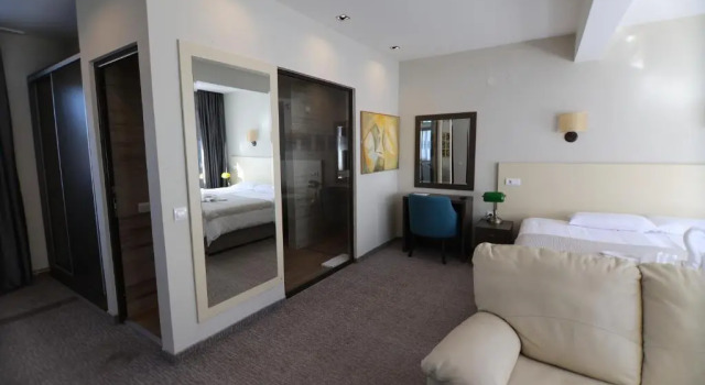 Двухместный люкс Superior Hotel Happy