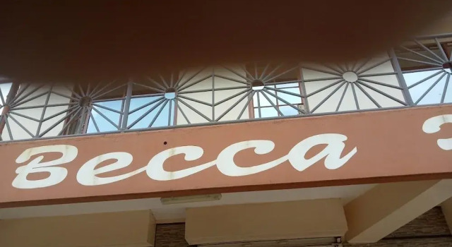 Becca Hotel Meru