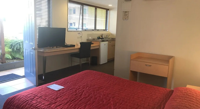 Студия Deluxe Harbour City Motor Inn & Conference