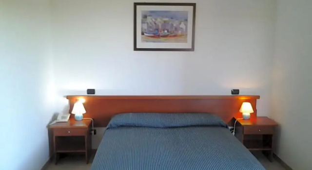 Hotel Il Melograno, Забронировать Отель Отели Темпьо-Паузания с завтраком, Завтраки