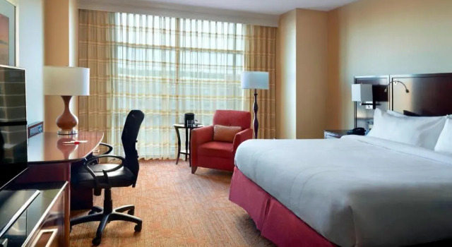 Номер Standard Marriott Bloomington Normal Hotel and Conference Center