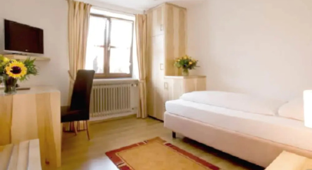 Boardinghouse Wadenspanner, Reserva ahora Hotel Hoteles en Baja Baviera con desayuno, Desayunos