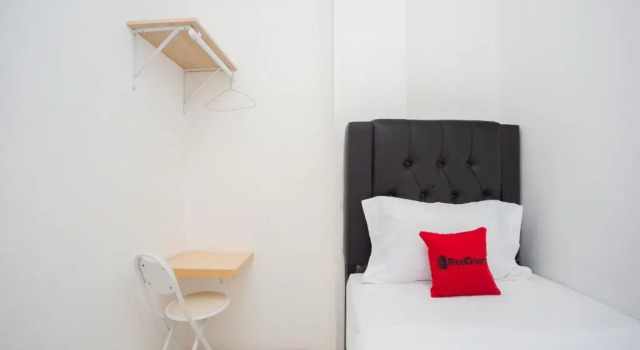 Номер Standard RedDoorz at Jalan Bangau Palembang